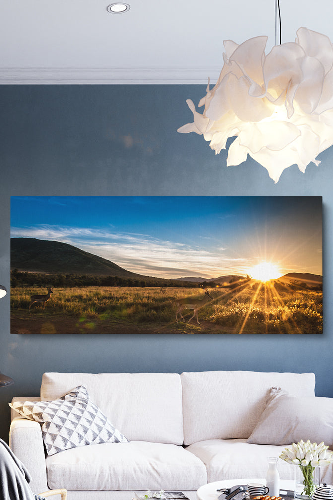 Sonnenuntergang über den Bergen